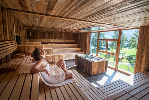 Sauna mit Panoramafenster 